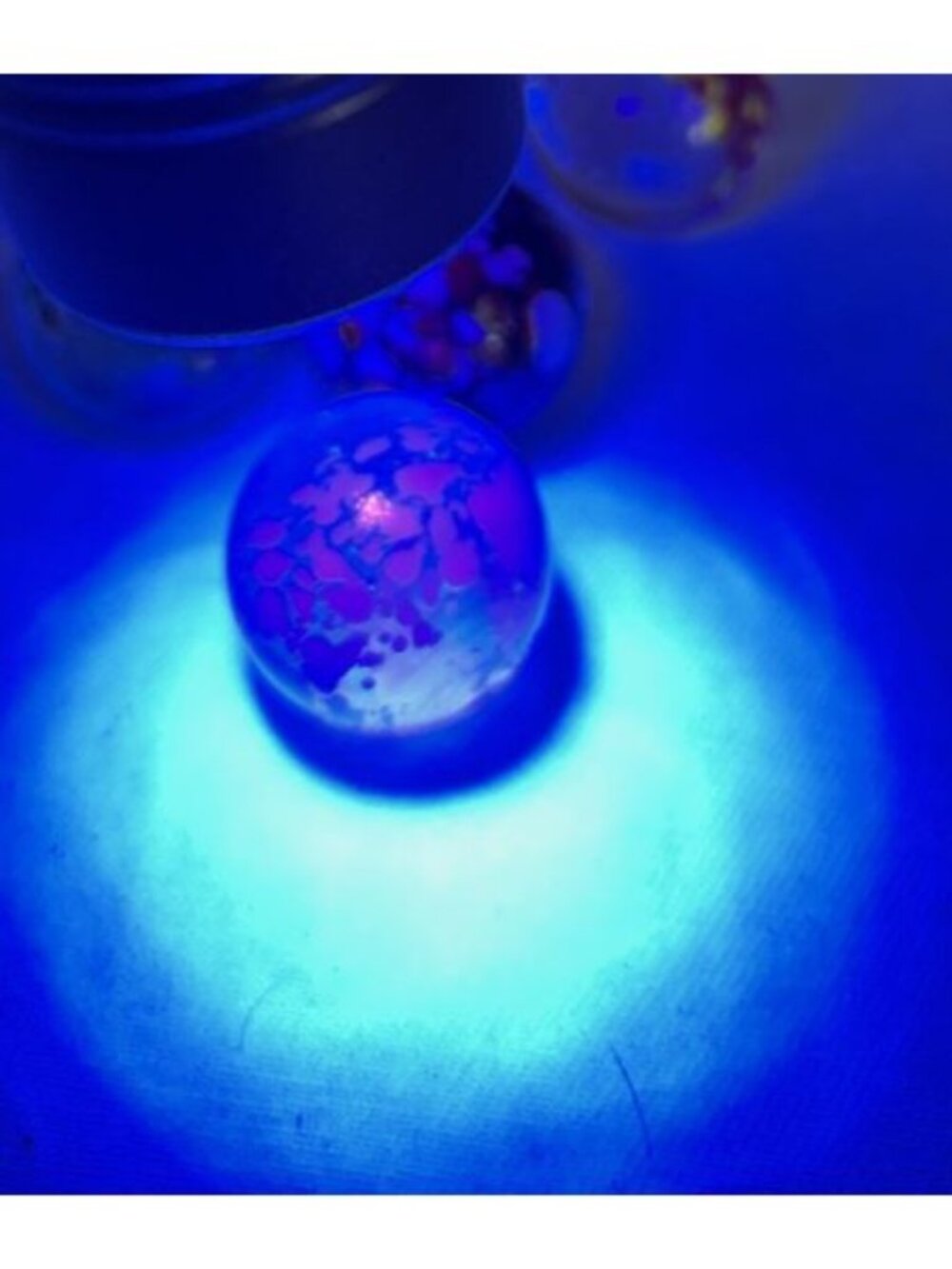 House Of Marbles Shooter Marbles UV Glows 6mm Lot of 8 - Picture 7 of 8